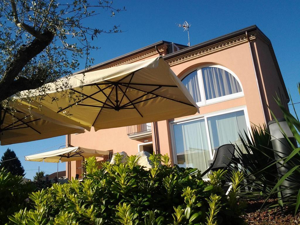 Agrialloggi La Palazzina Curtarolo Exteriör bild